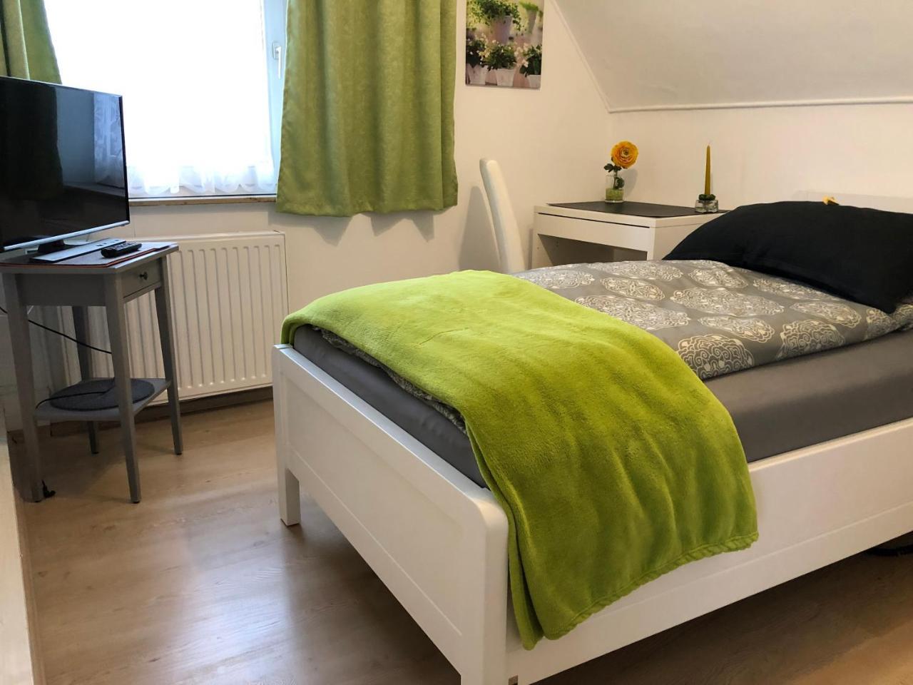 Messezimmer 4U Düsseldorf Buitenkant foto