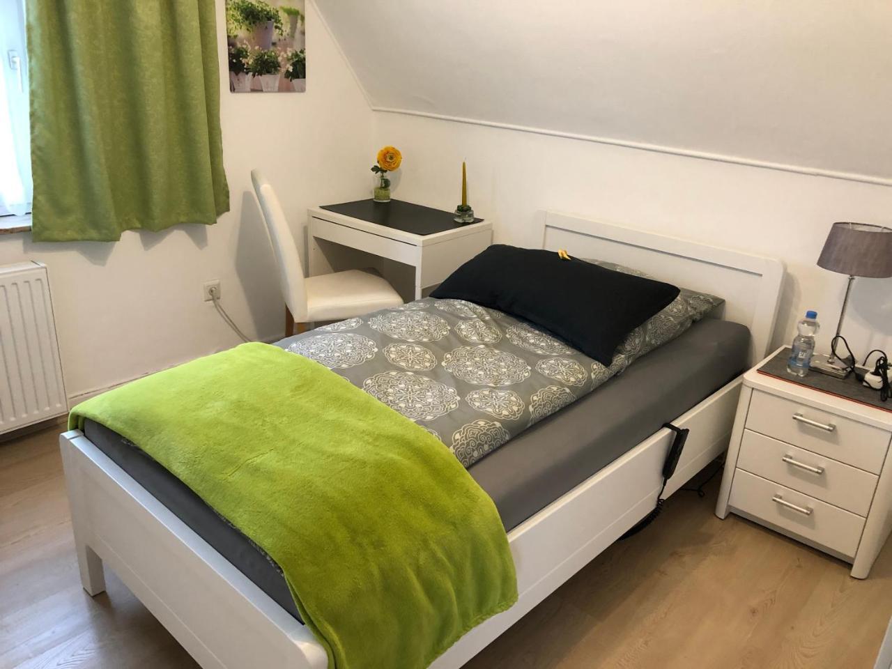 Messezimmer 4U Düsseldorf Buitenkant foto