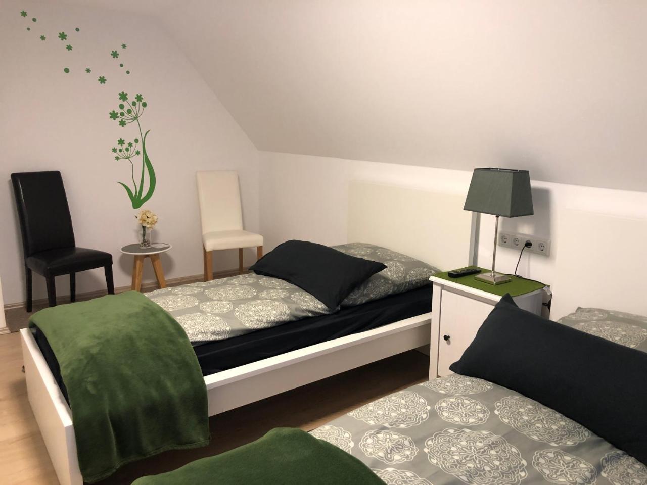 Messezimmer 4U Düsseldorf Buitenkant foto