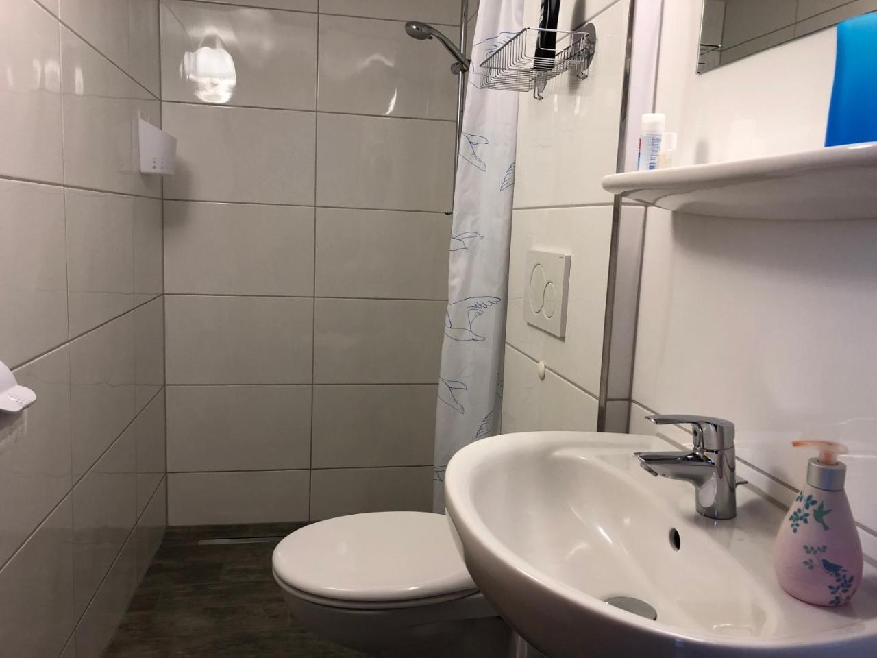 Messezimmer 4U Düsseldorf Buitenkant foto