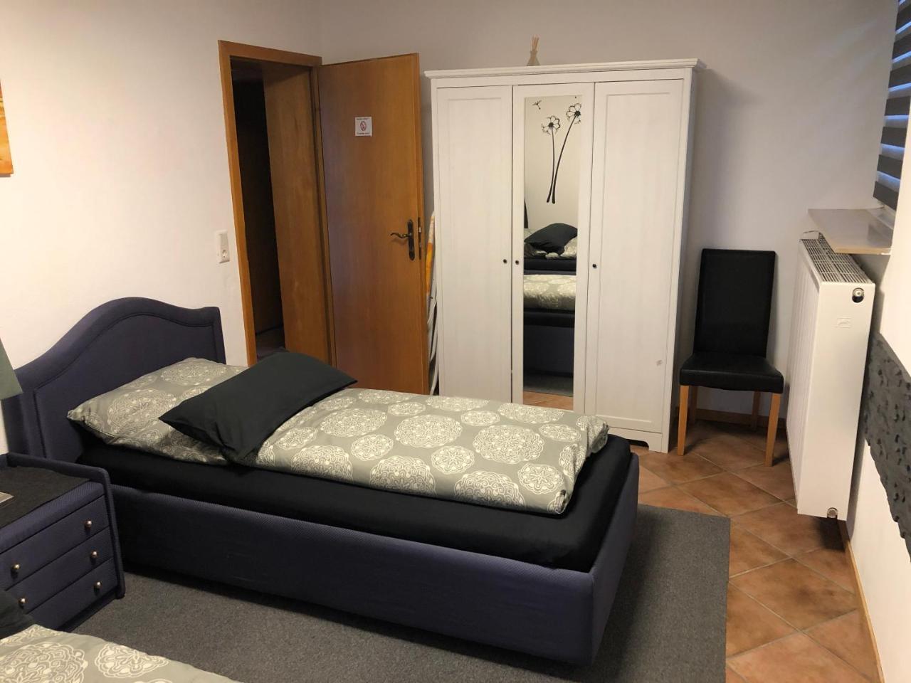 Messezimmer 4U Düsseldorf Buitenkant foto